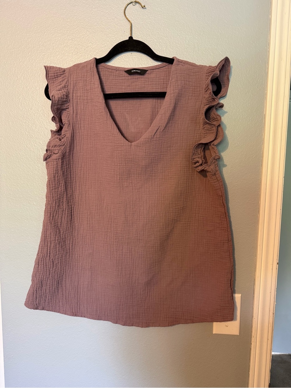 Textured Mauve Ruffle-Sleeve V-Neck Camisole